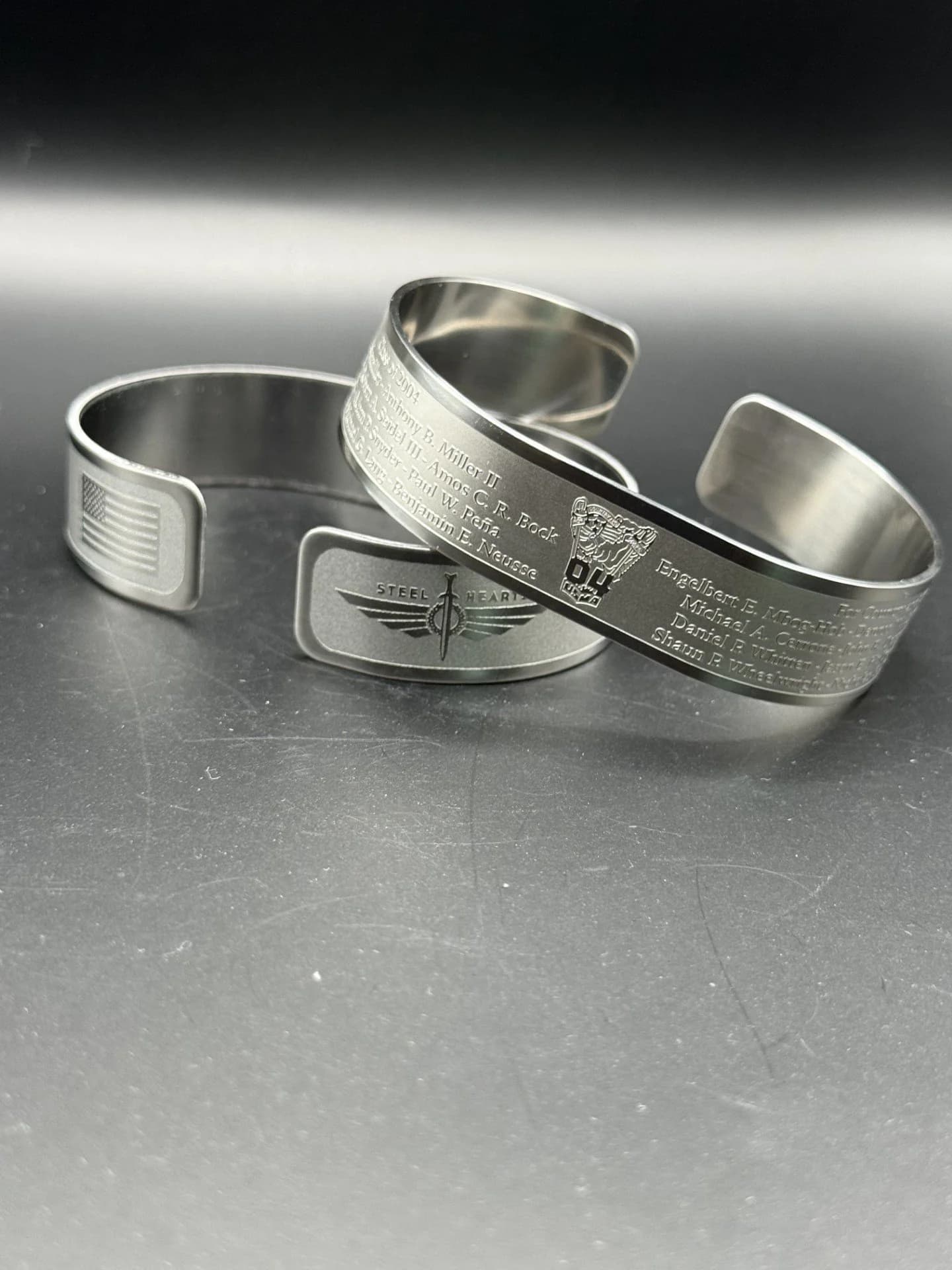 Memorial bracelet honoring USMA Class of 2004