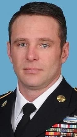 Memorial image honoring WO1 Shawn D. Thomas